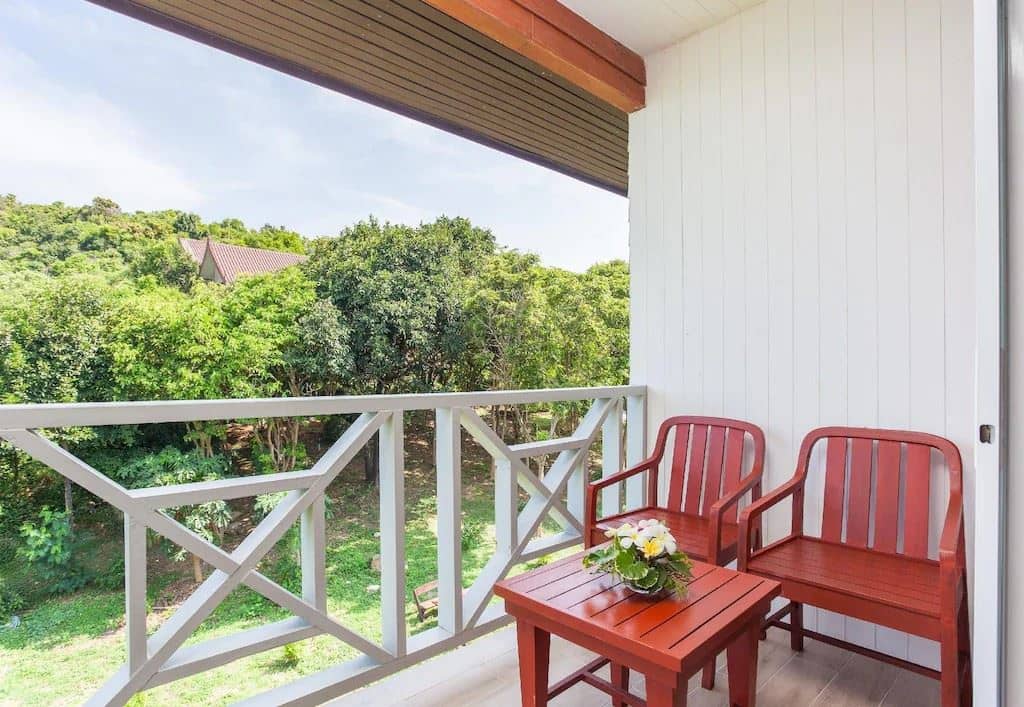 rooms-mountain-view-room
