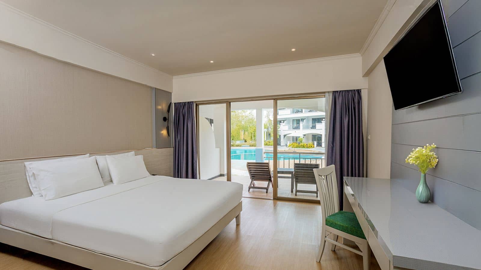 rooms-resort-pool-view-room