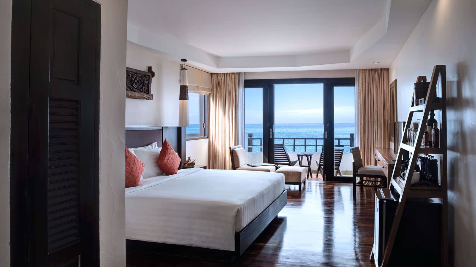rooms-deluxe-room
