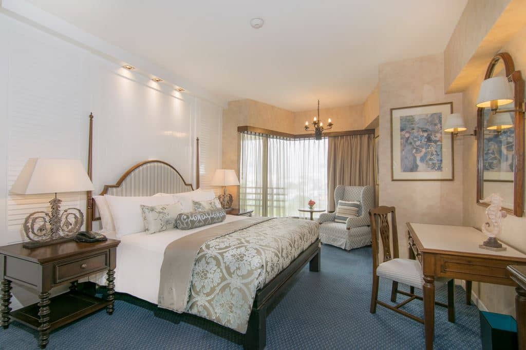 rooms-deluxe-suite