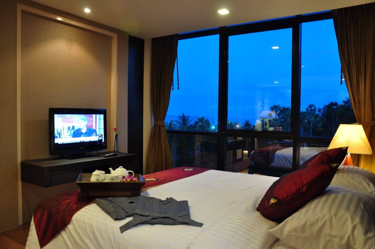rooms-2-bed--suite-jacuzzi