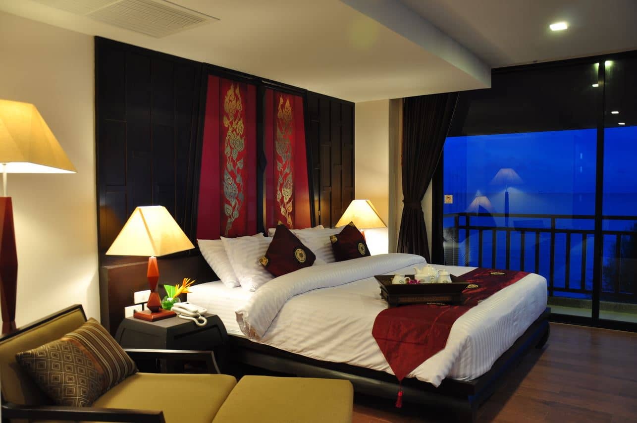 rooms-royal-suite-beach-front