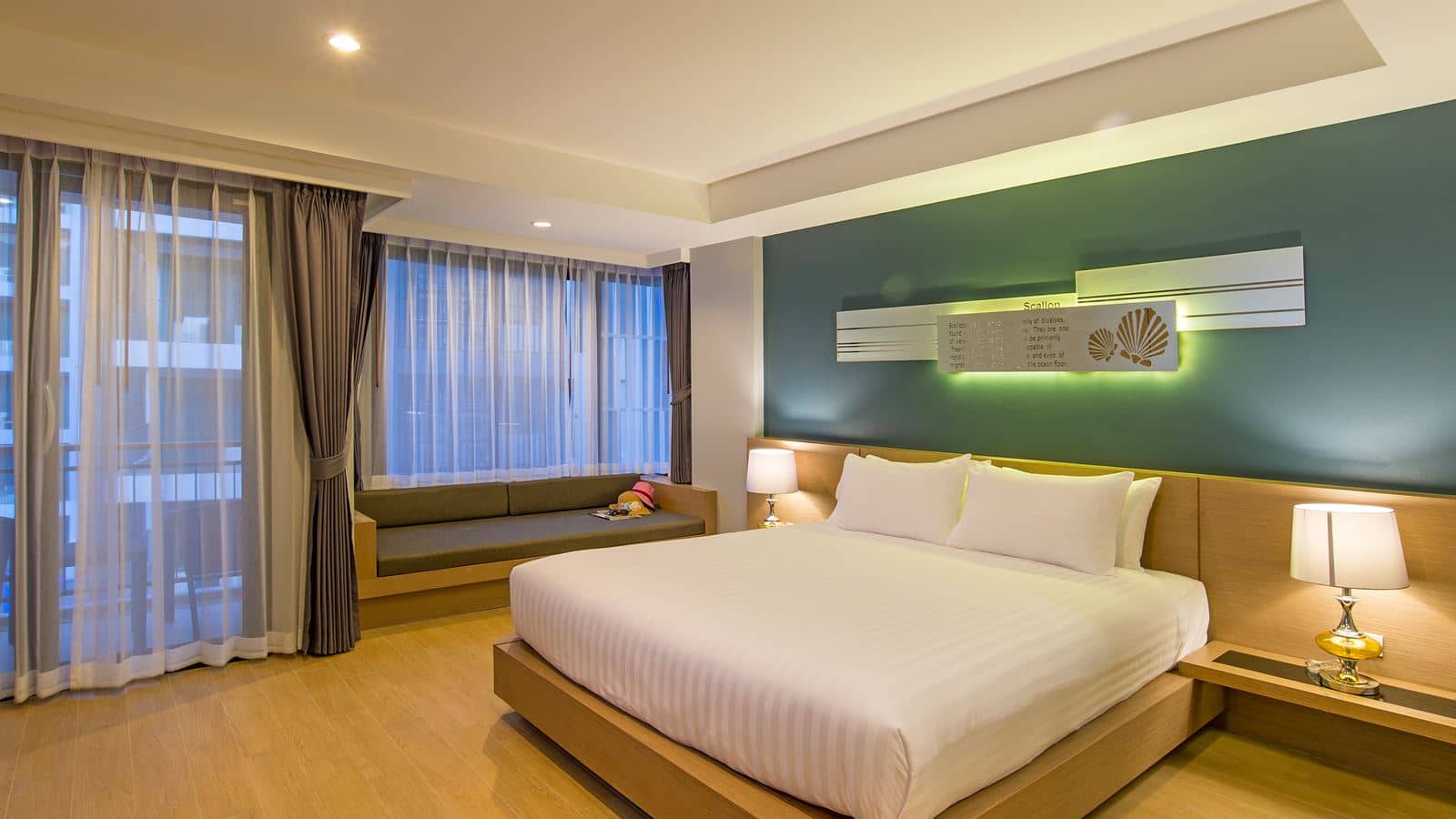 rooms-deluxe-room