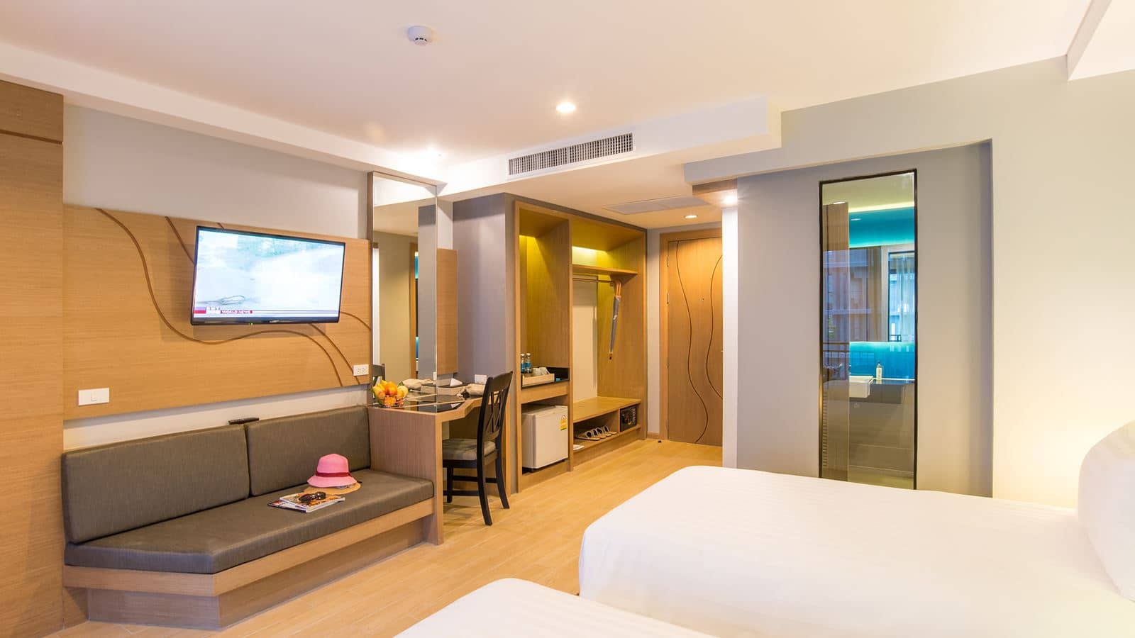 rooms-deluxe-room