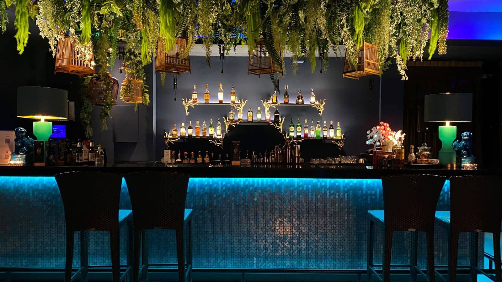 restaurants-twist-rooftop-restaurant--bar