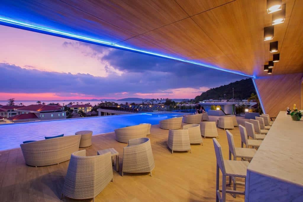 bars-bluewave-pool-bar