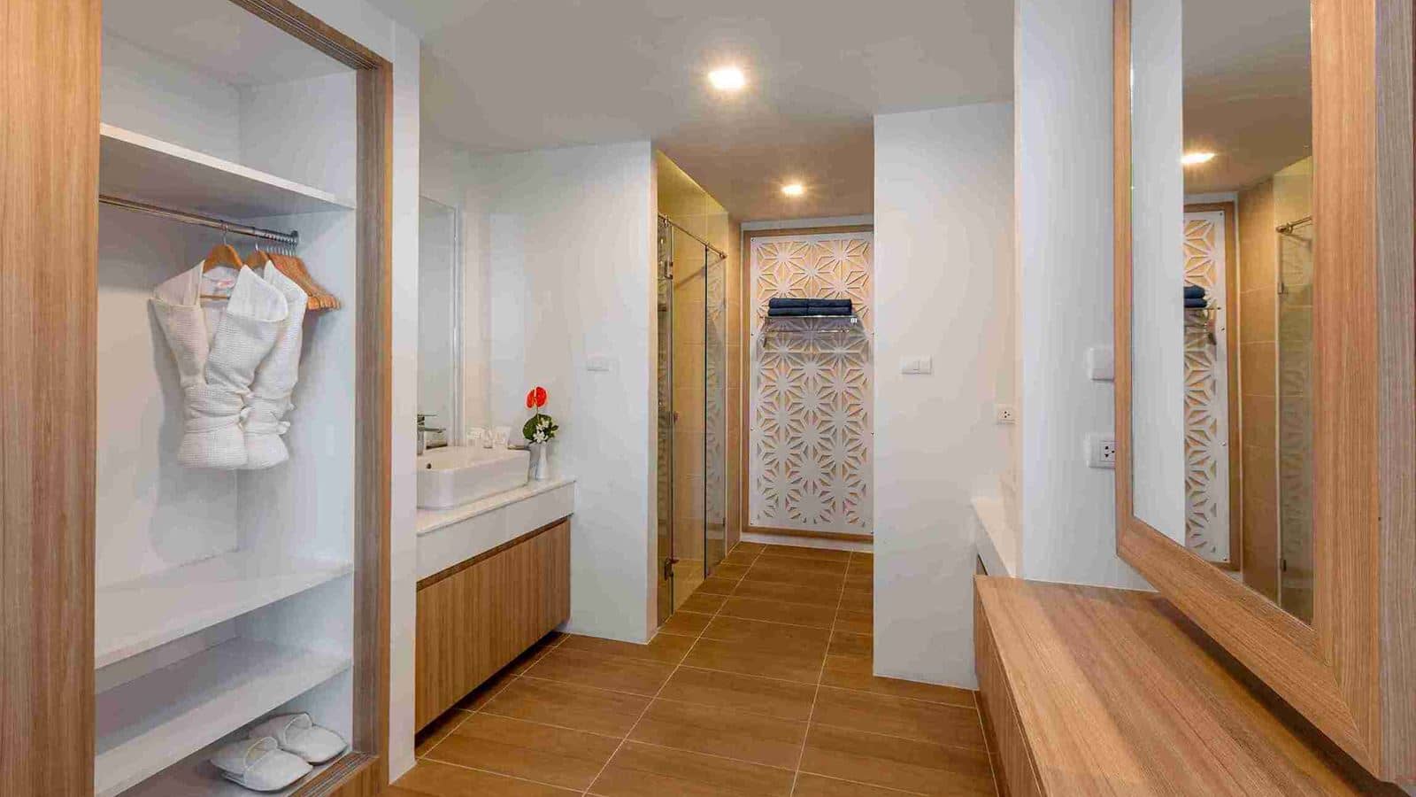 rooms-premier-suite-jacuzzi-seaview