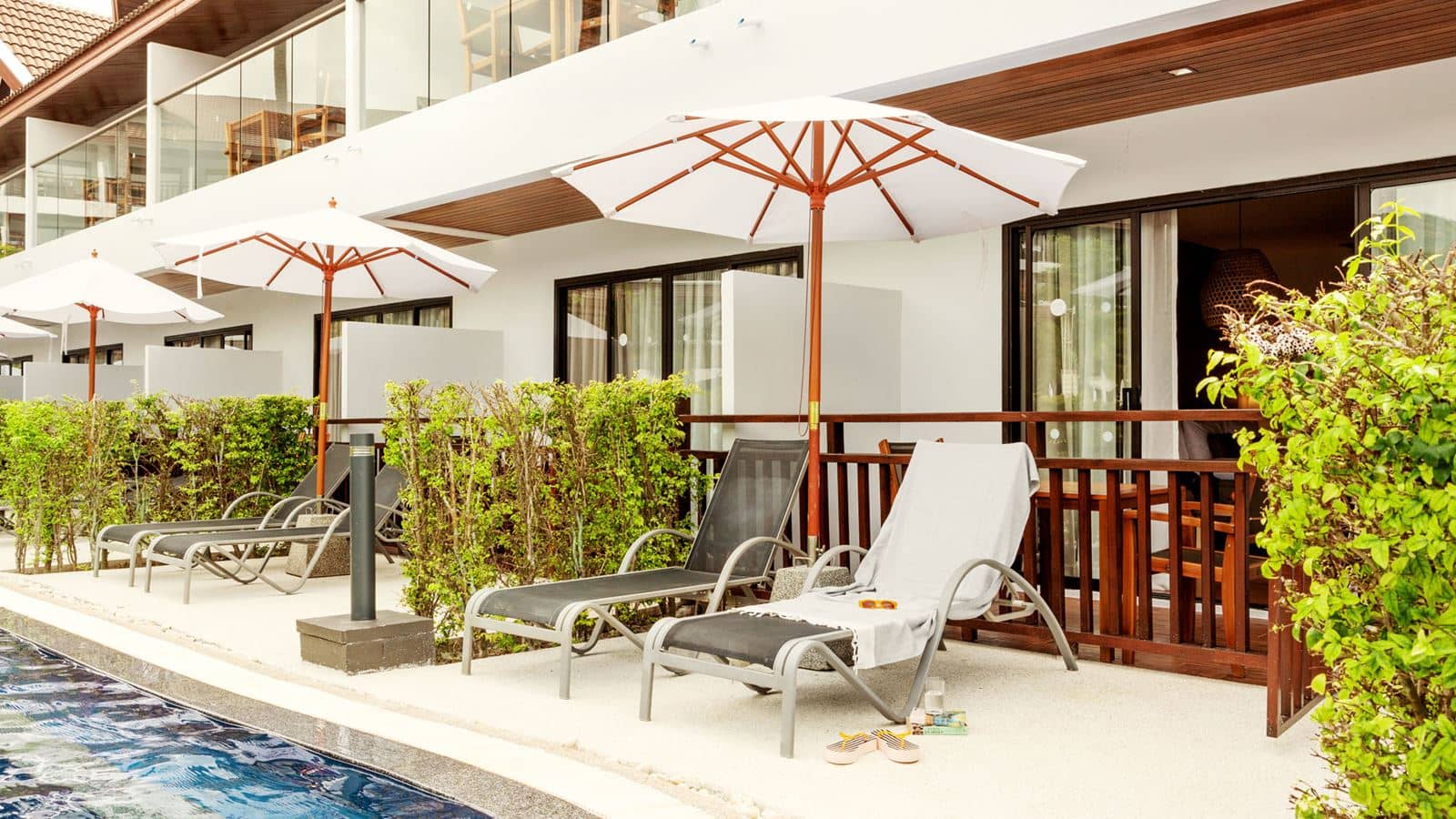rooms-royal-studio-pool-access
