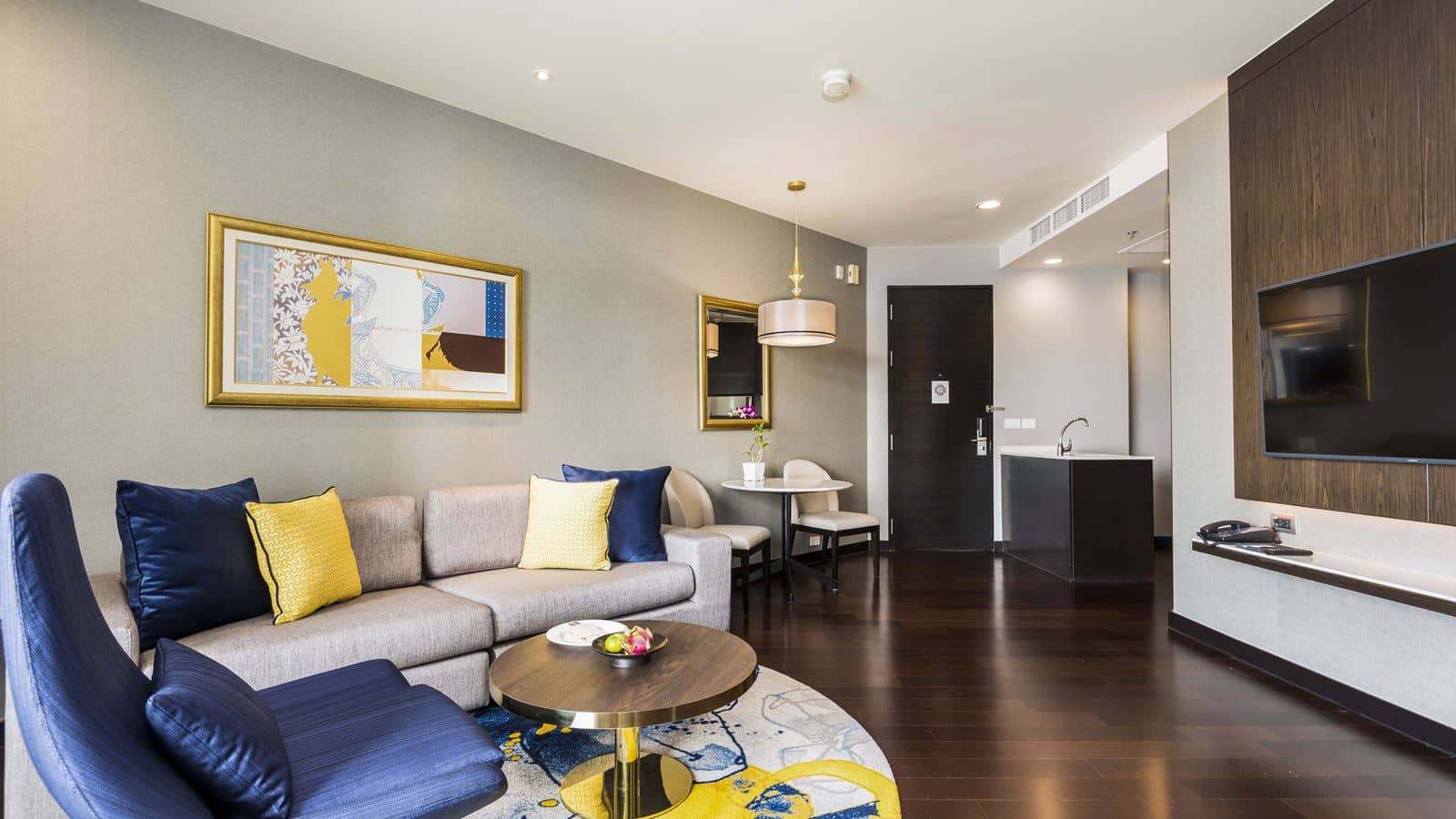 rooms-one-bedroom-city-view