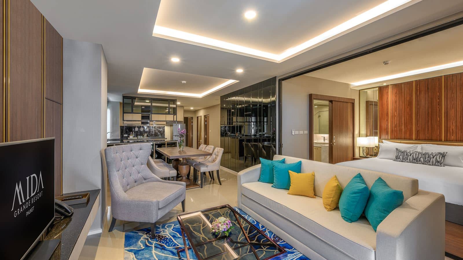 rooms-grande-3-bedroom-suite-ocean-view-with-jacuzzi