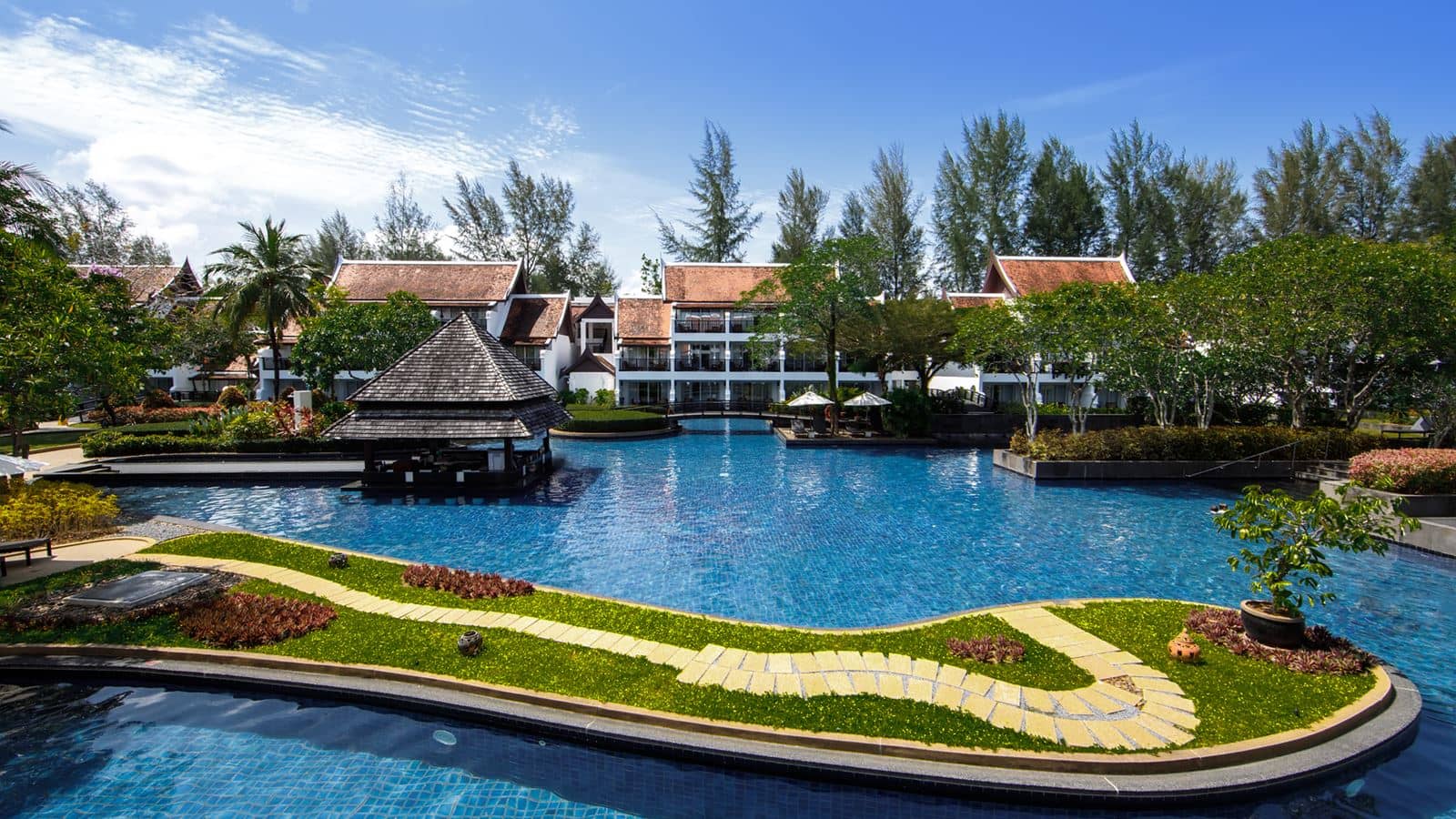 bars-aquamarine-pool-bar