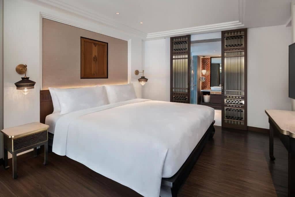 rooms-two-bedroom-loft-suite-pool-view