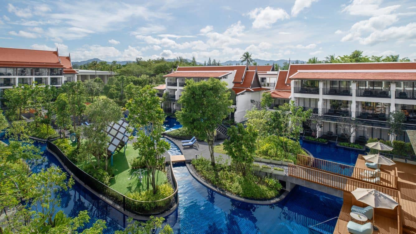 rooms-two-bedroom-loft-suite-pool-view