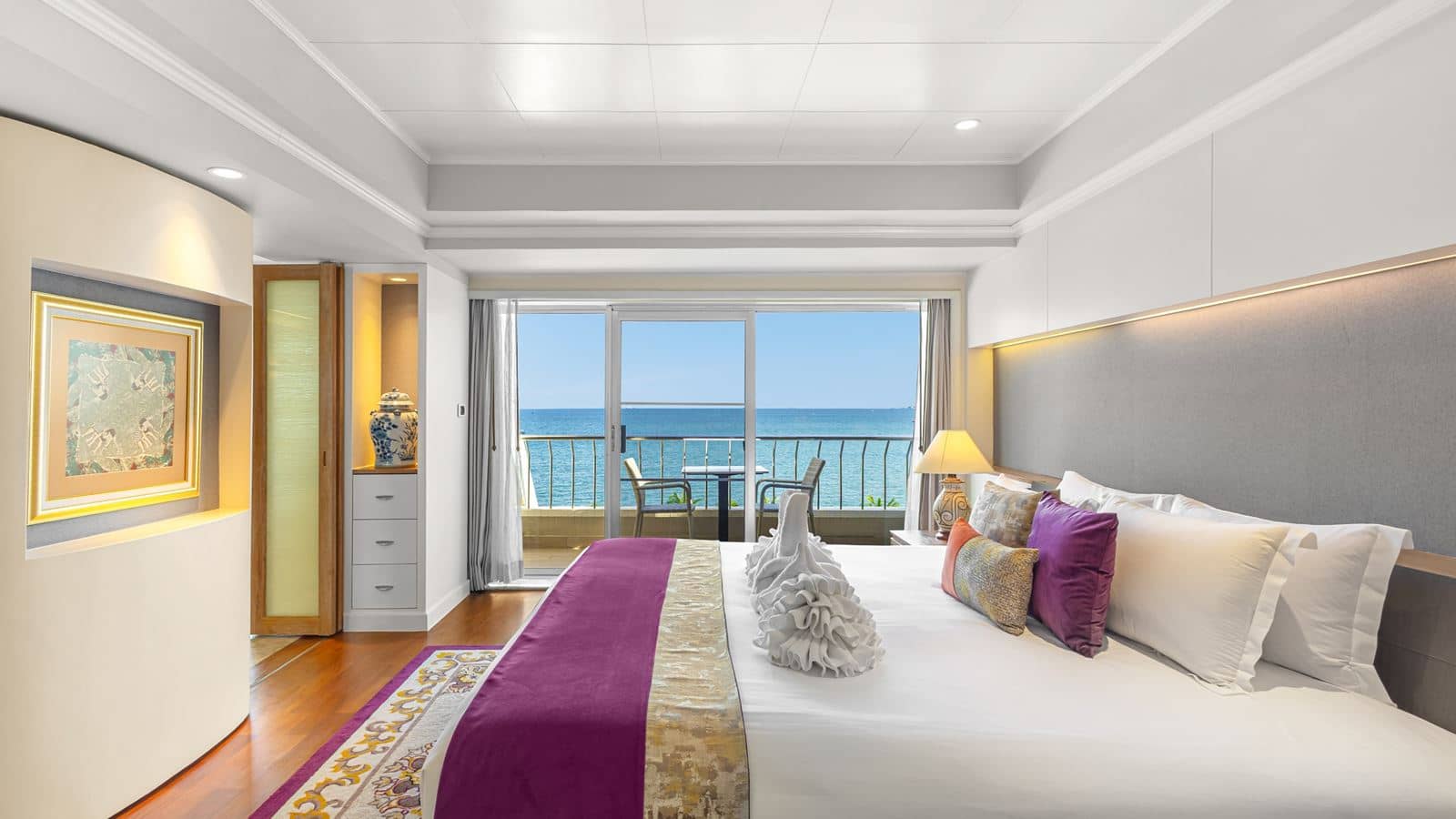 rooms-royal-wing-suite-one-bedroom