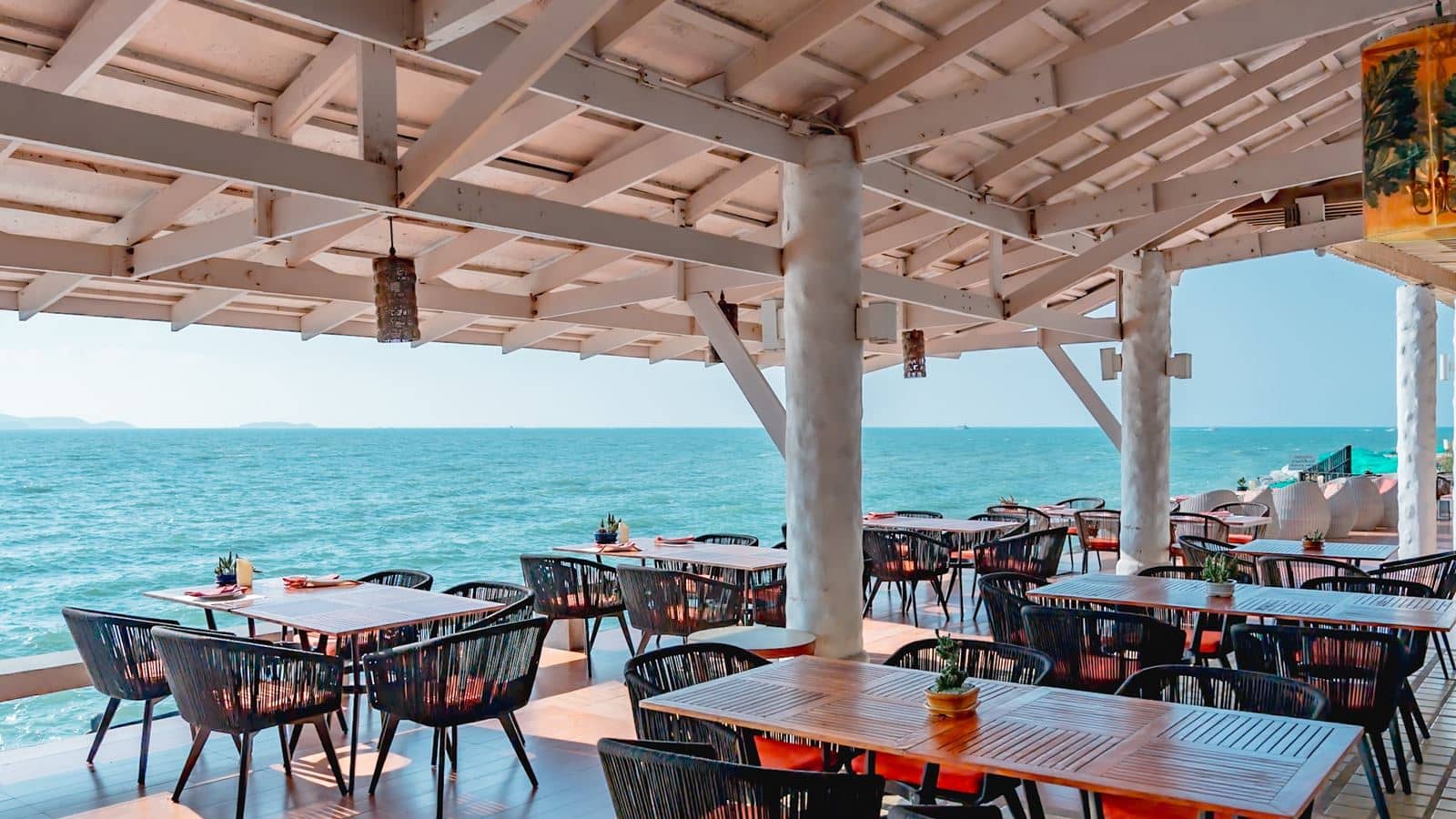 restaurants-breezeo--be-yourself-dining