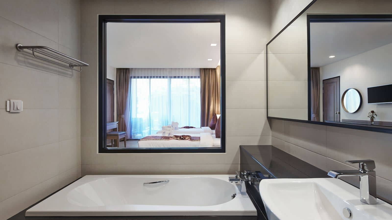 rooms-pool-access-fantasy