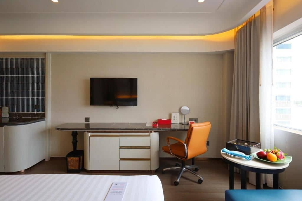 rooms-premier-deluxe-riverview-room