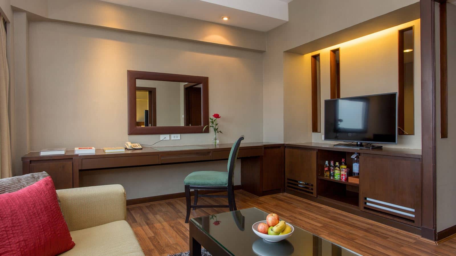 rooms-plaza-suite-citiview