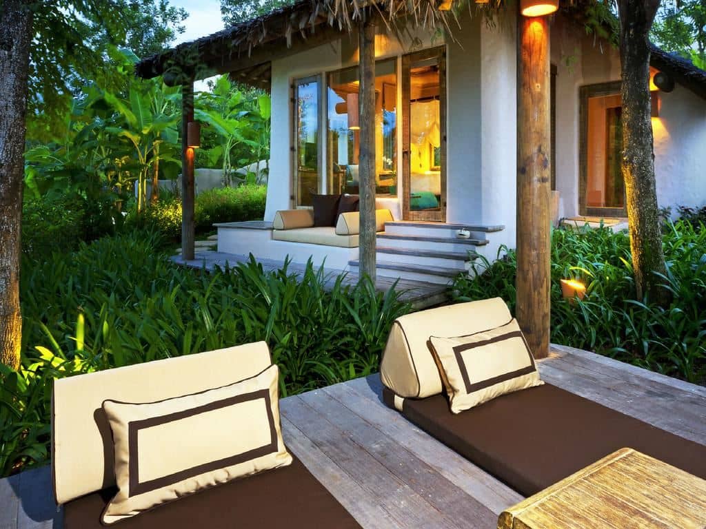 rooms-1bedroom-pool-villa-garden-view