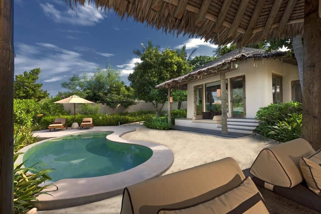 rooms-1bedroom-beachfront-pool-villa