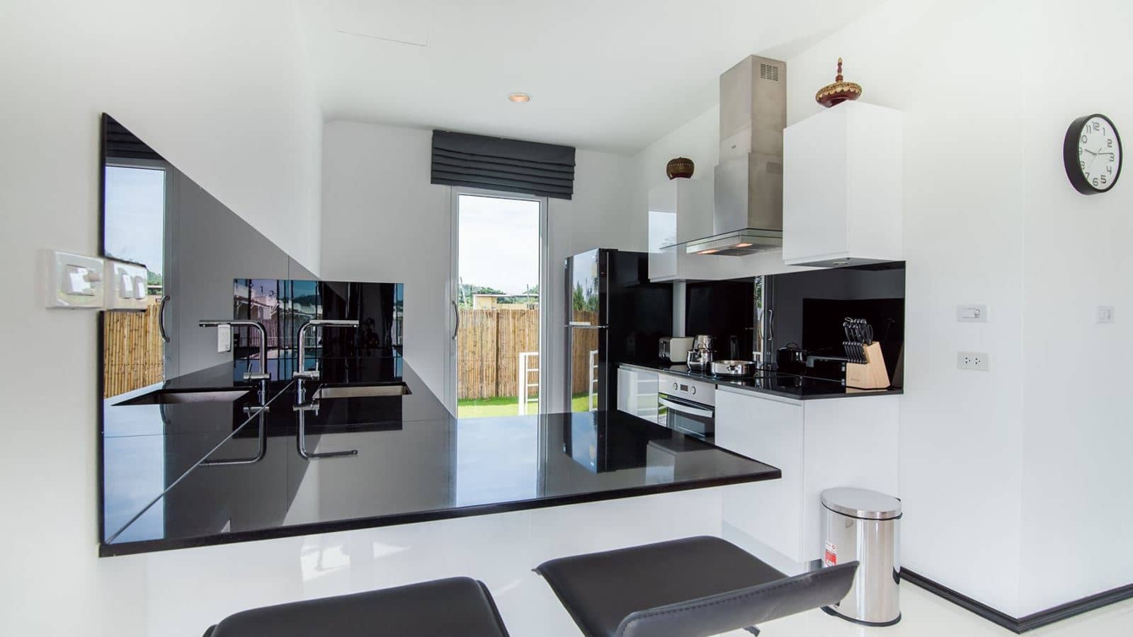 rooms-executive-pool-side-villa-2-bedroom--2-bathroom