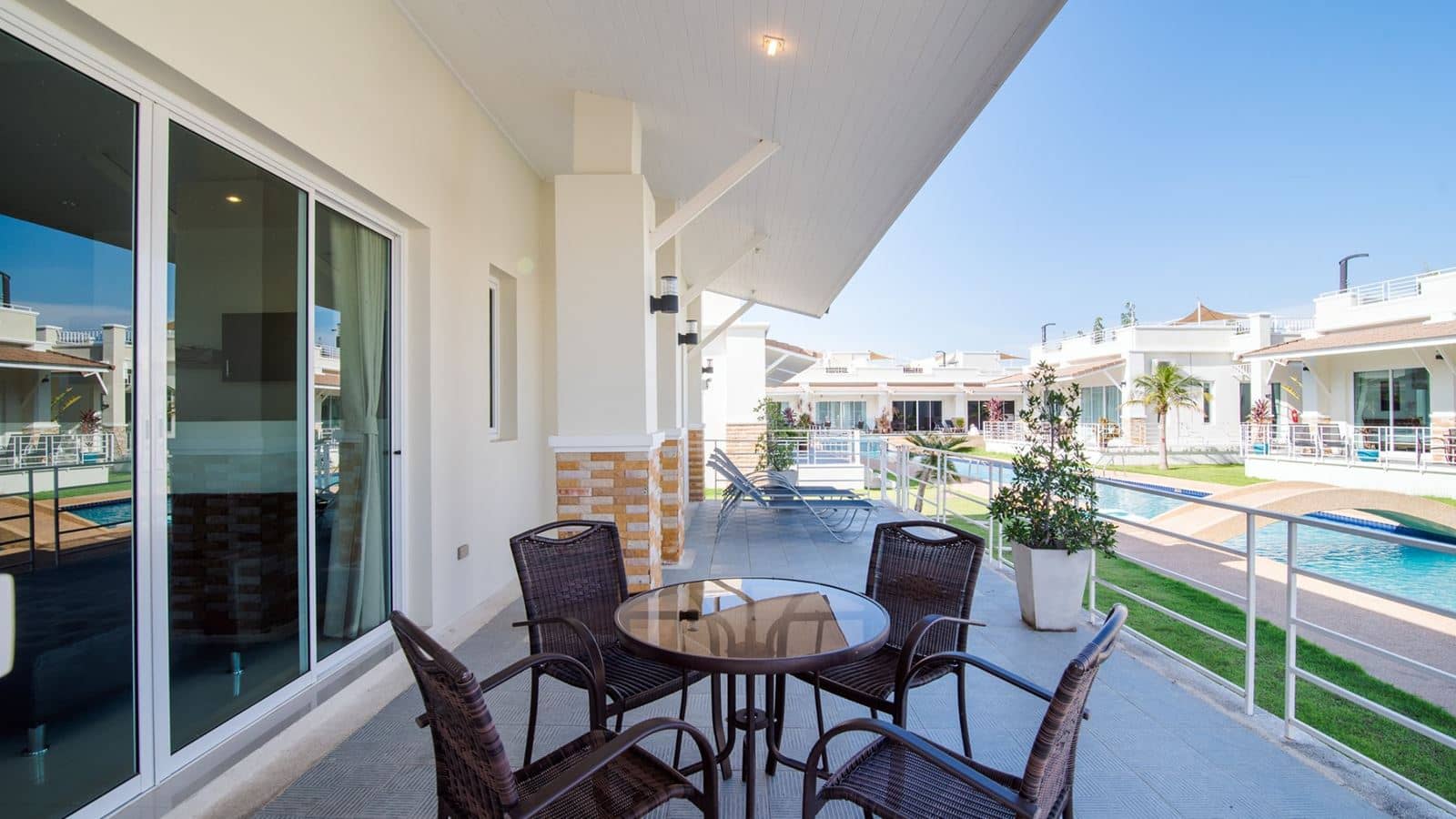 rooms-royal-villa-3-bedroom-2-bathroom