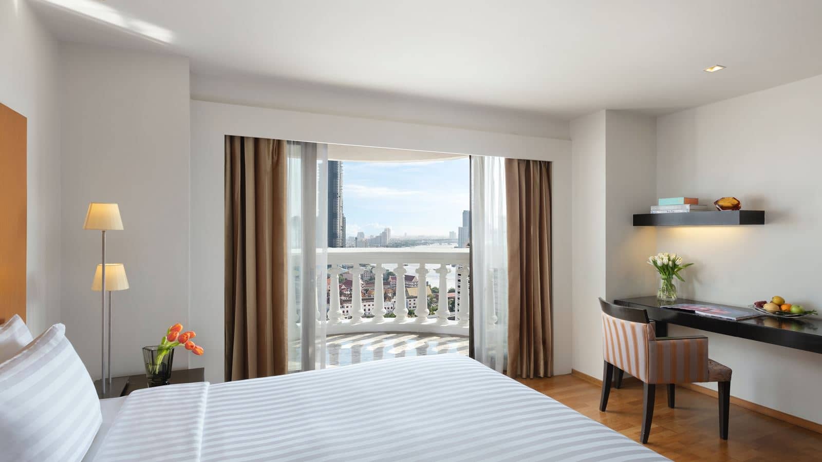 rooms-tower-club-suite-river-view