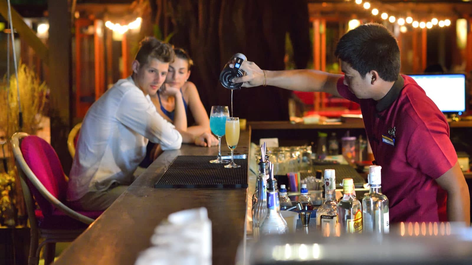 bars-big-tree-bar