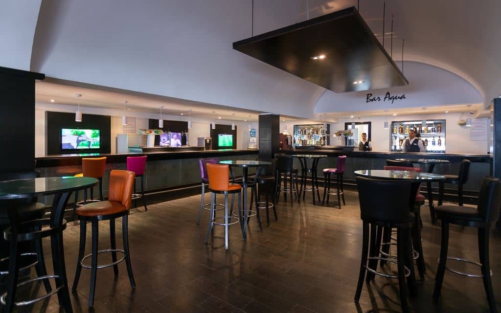 bars-main-bar