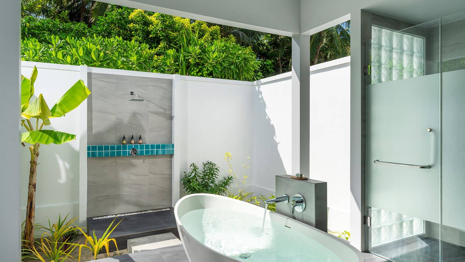 rooms-beach-villa-with-pool