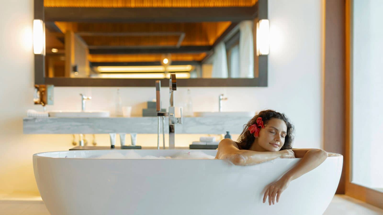 rooms-heavenly-overwater-villa-pool