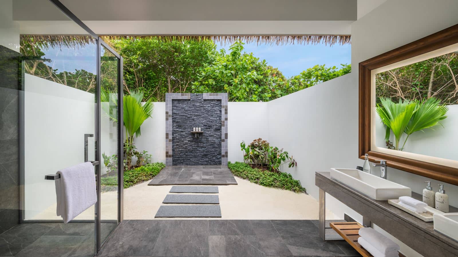 rooms-beach-villa