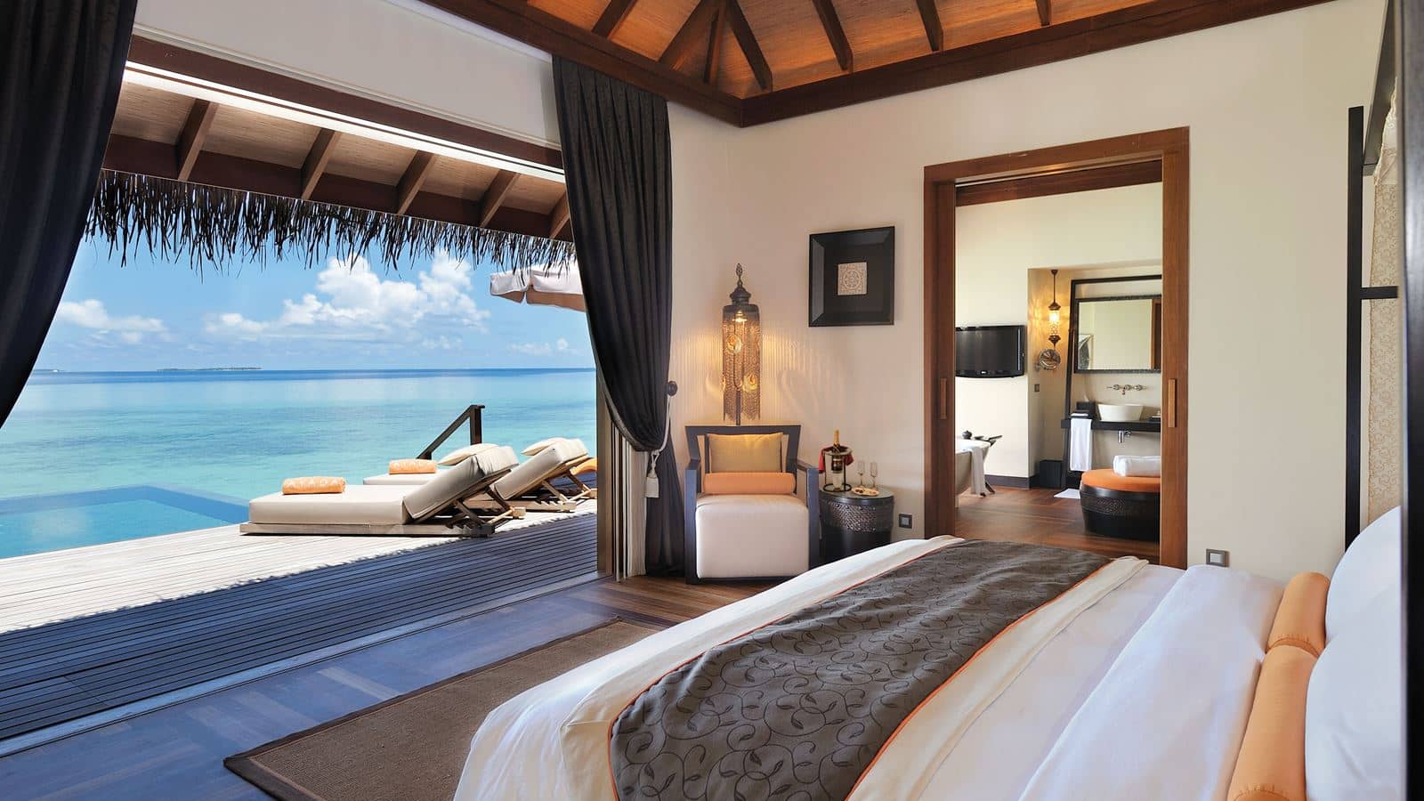 rooms-sunset-family-ocean-suite-with-pool