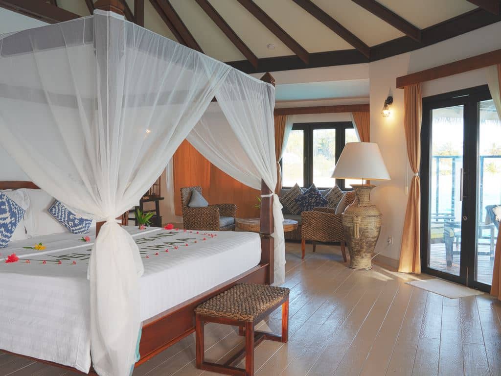 rooms-water-villa-with-plunge-pool