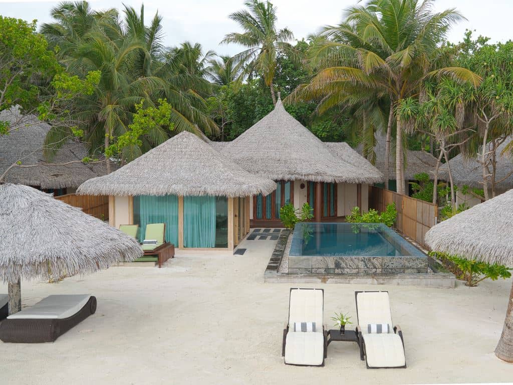 rooms-beach-suite-with-private-pool