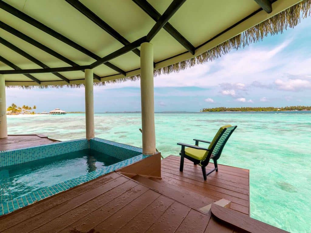 rooms-water-suite-with-plunge-pool