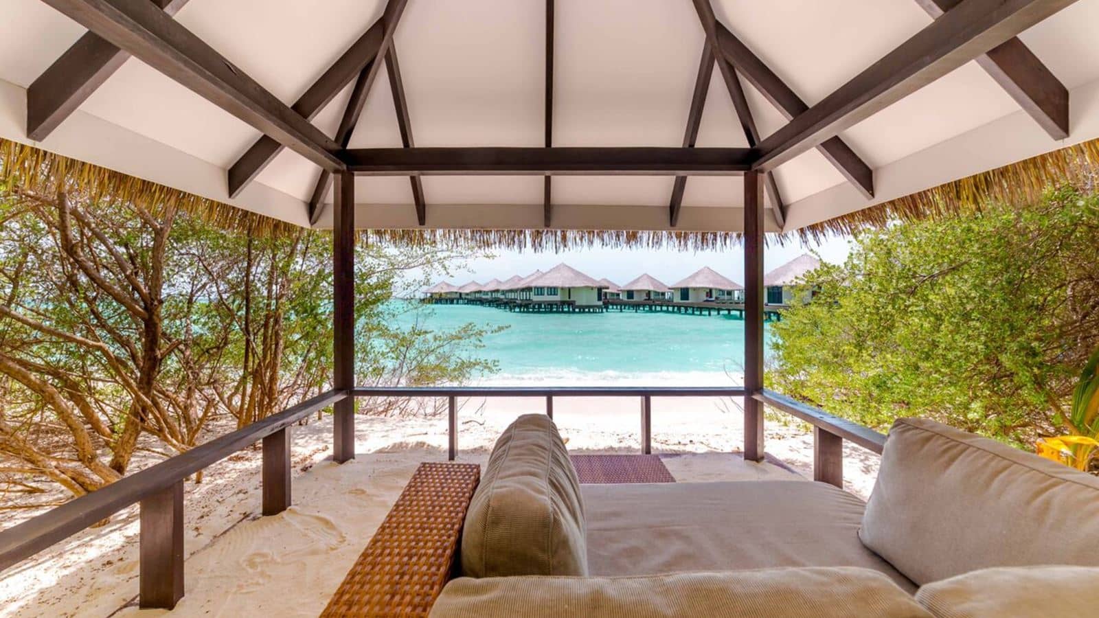 rooms-lagoon-prestige-pavilion-beach-villa