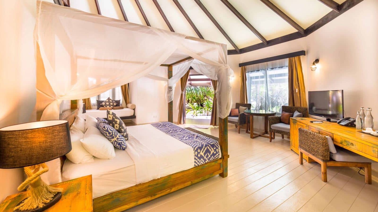 rooms-lagoon-prestige-pavilion-beach-villa