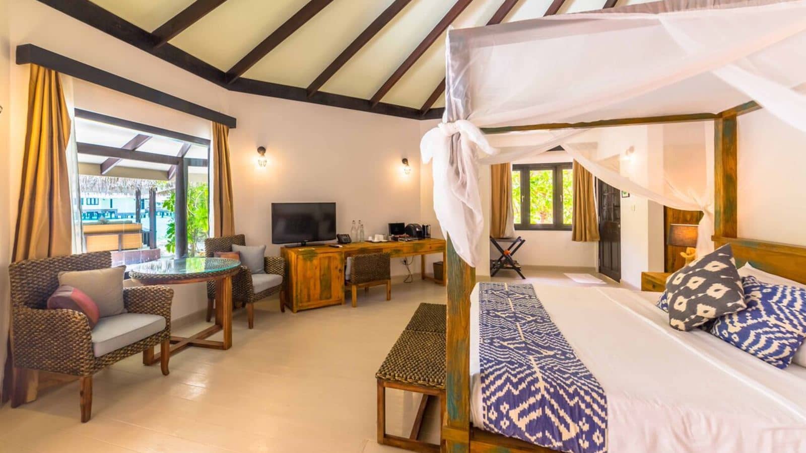 rooms-lagoon-prestige-pavilion-beach-villa