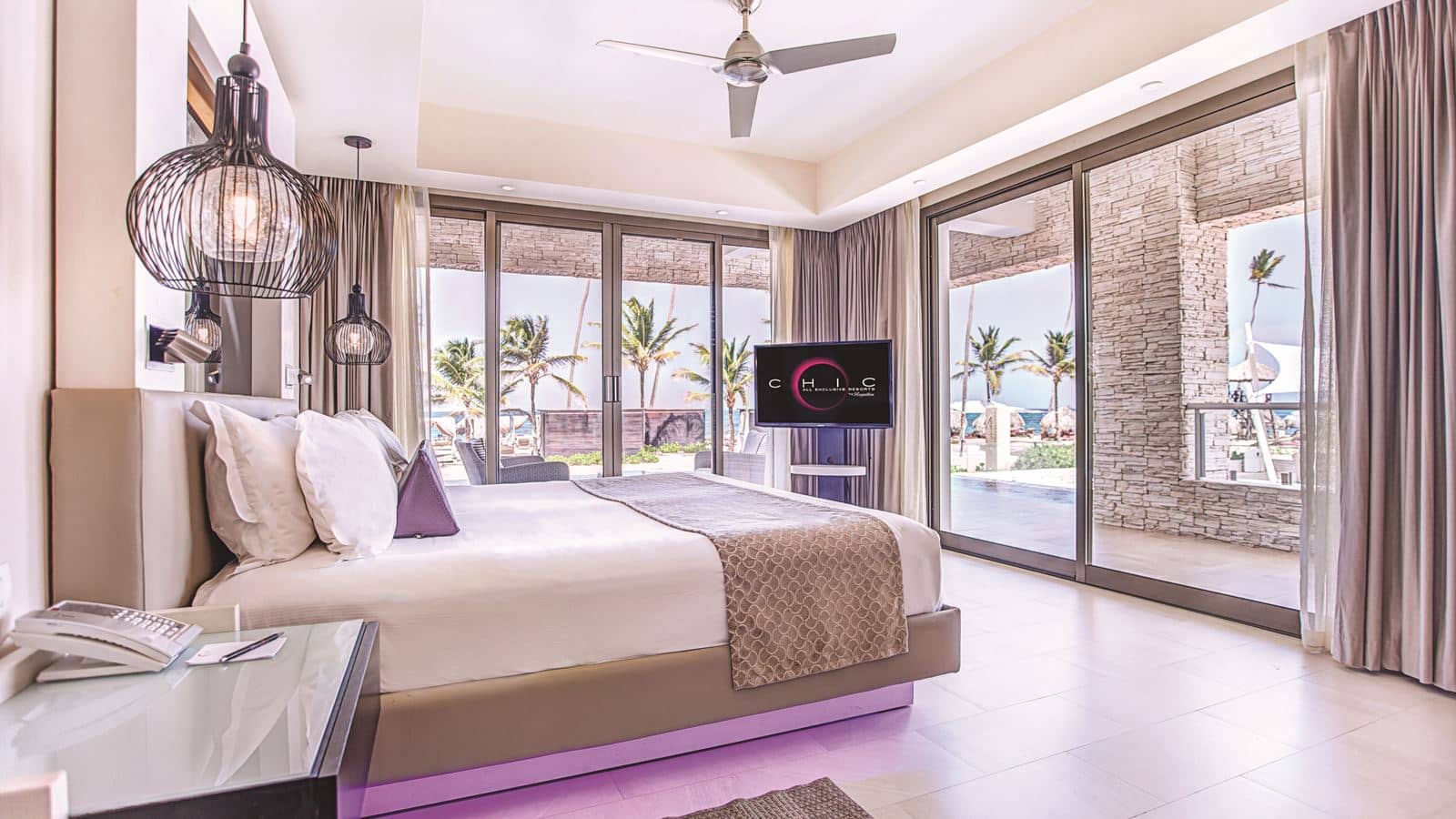 rooms-luxury-presidential-ocean-front-swim-out-one-bedroom-suite-diamond-club