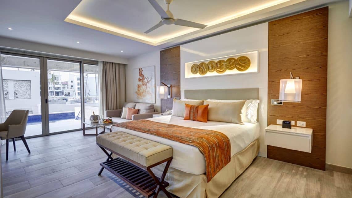 rooms-luxury-junior-suite-swim-out