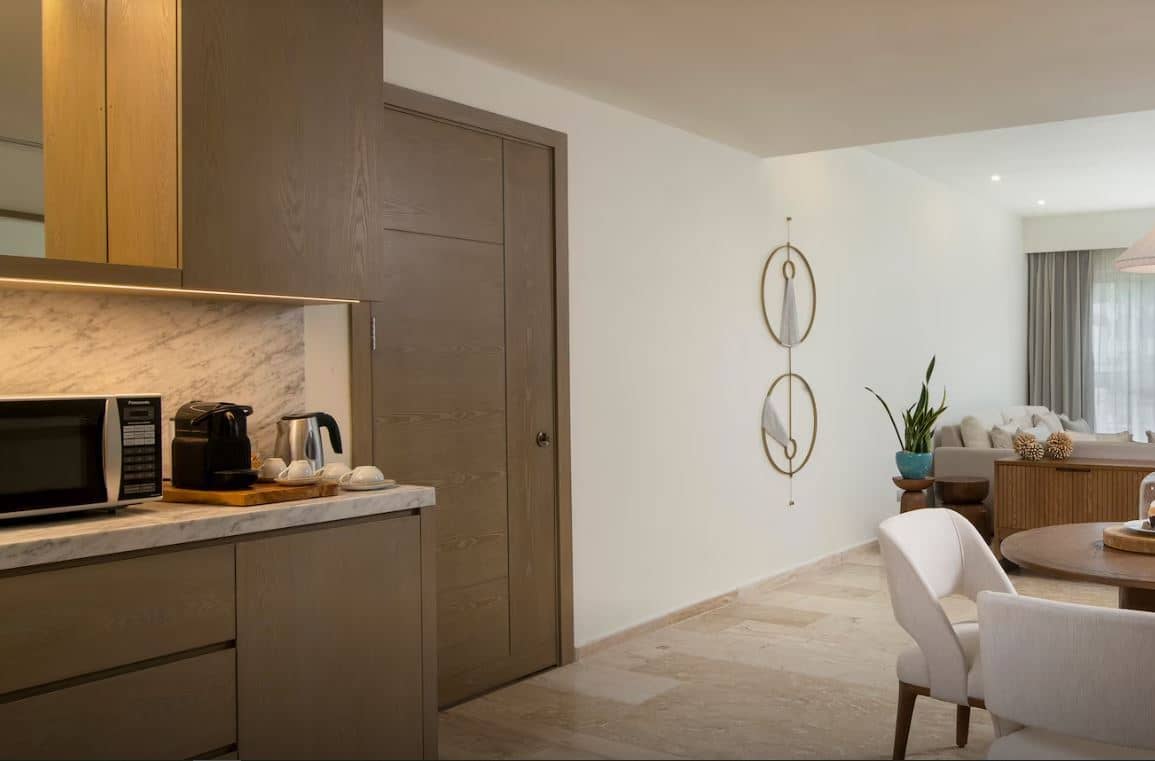 rooms-two-bedroom-master-suite