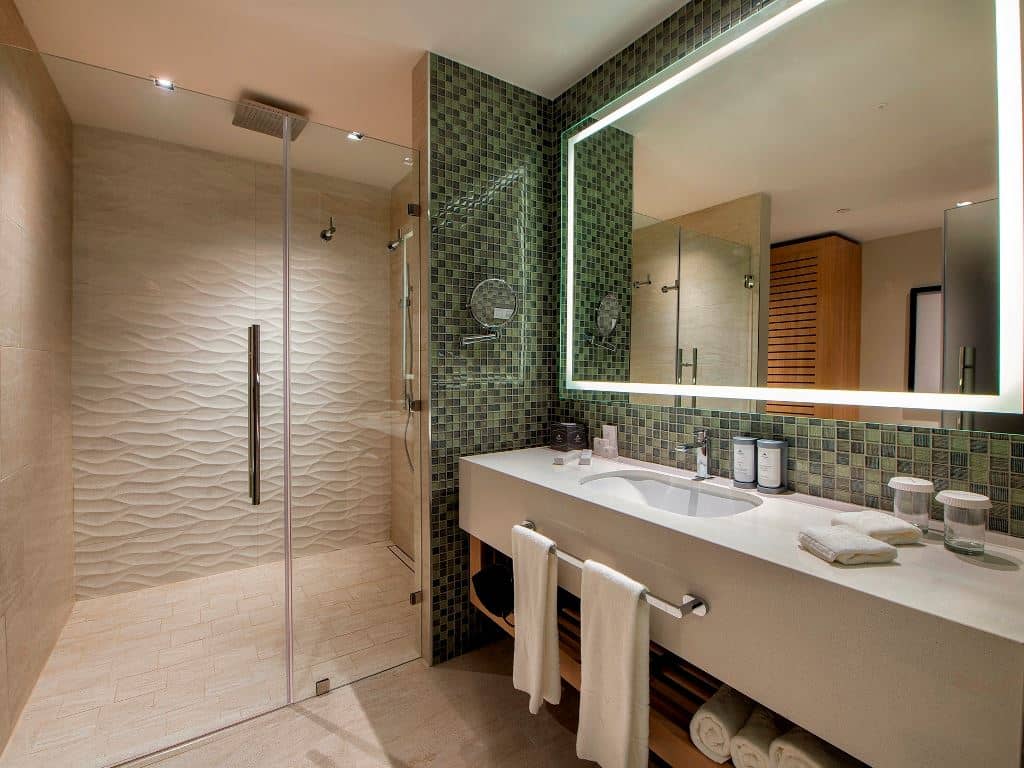 rooms-adults-only-junior-suite-pool