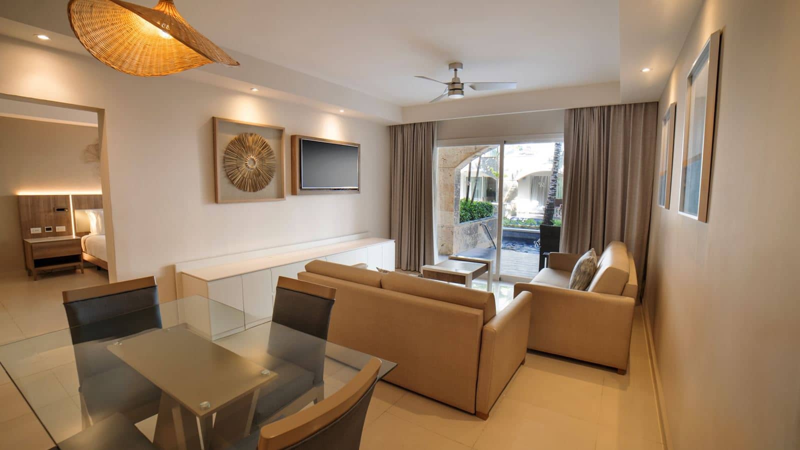 rooms-luxury-presidental-jacuzzi-one-bedroom--suite-diamond-club