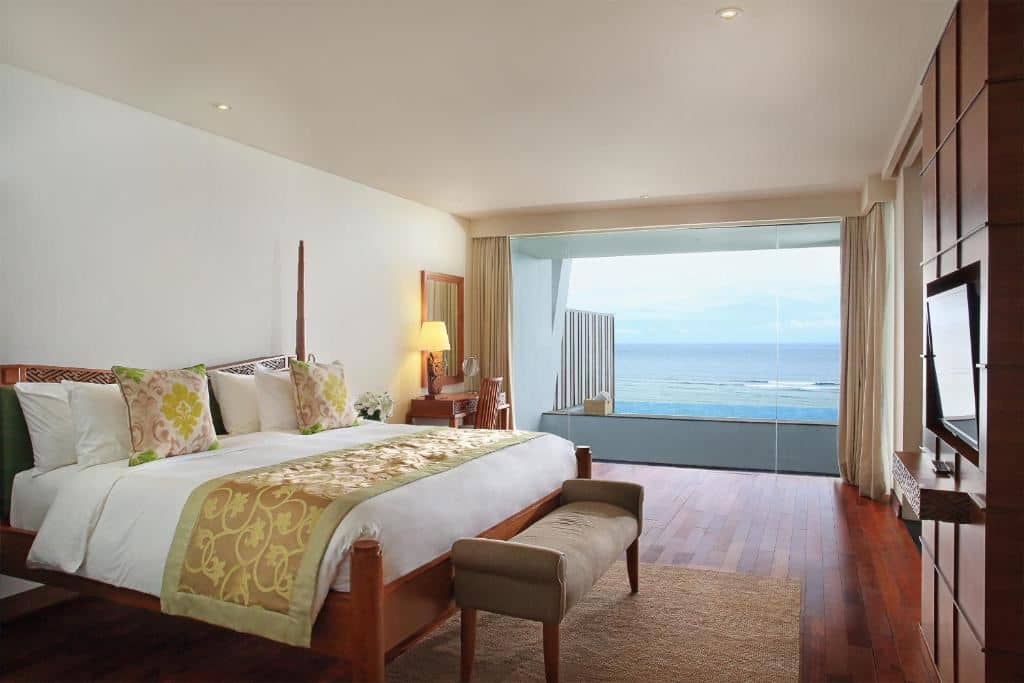 rooms-ocean-front-pool-suite