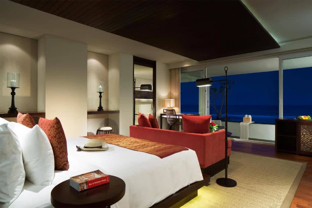 rooms-ocean-front-honeymoon-pool-suite