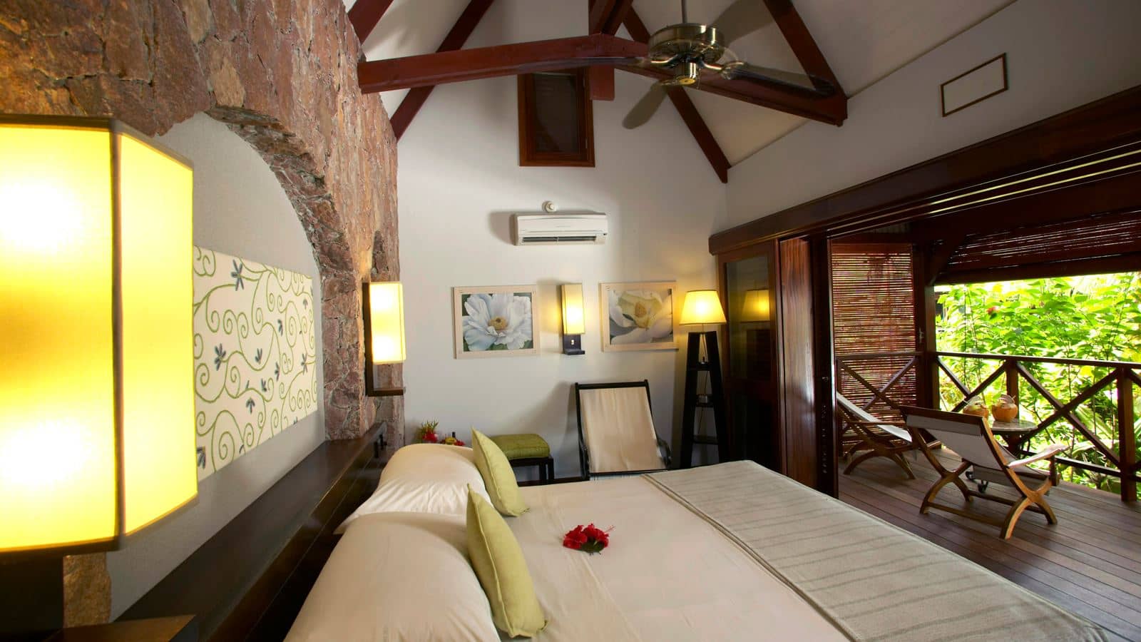 rooms-superior-room