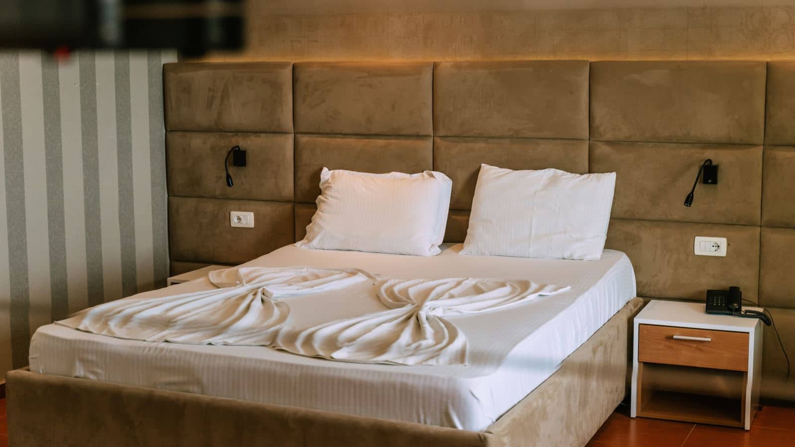 rooms-singleuse-superior-room-seaview-balcony