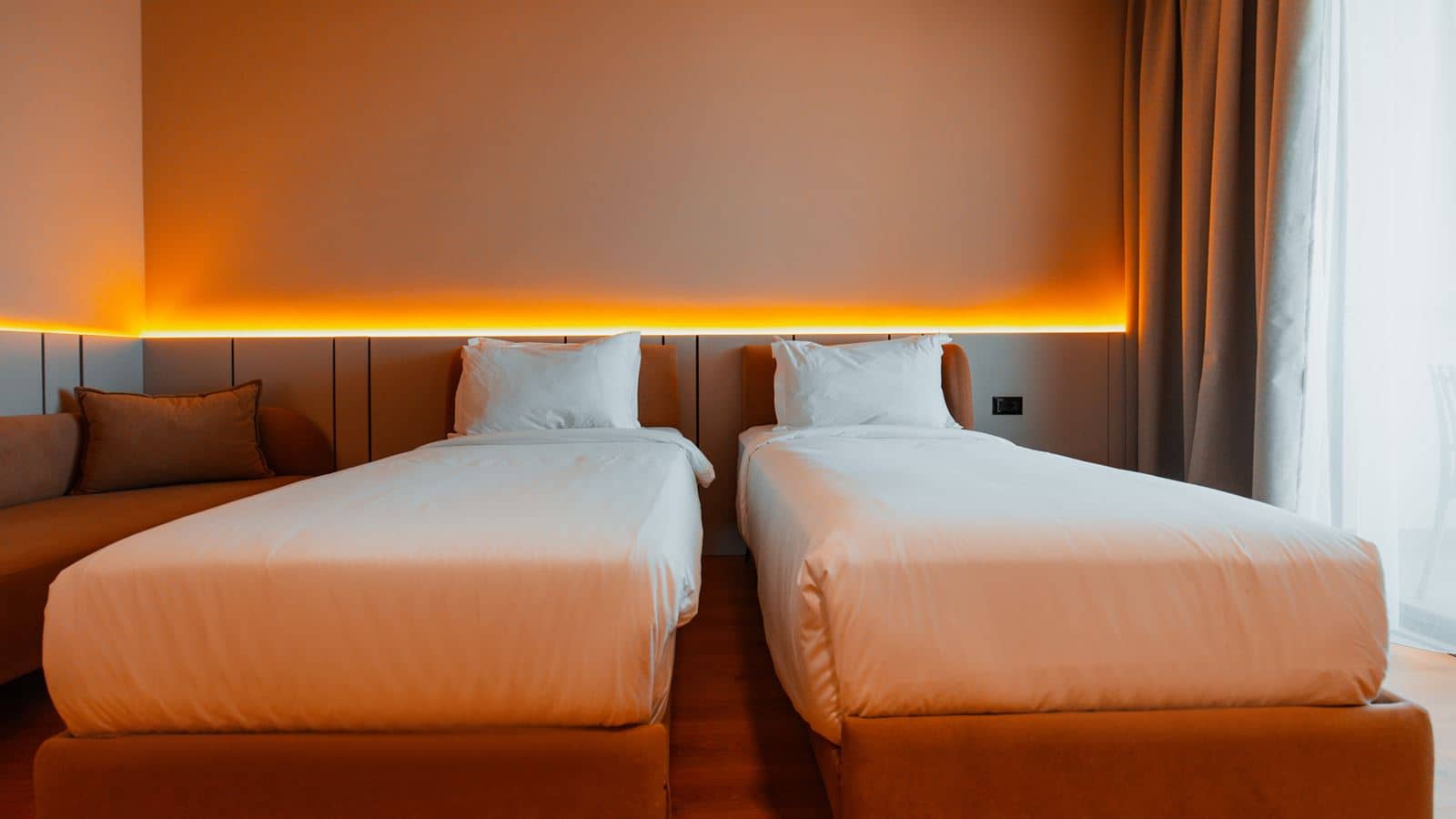 rooms-double-standard-room-balcony