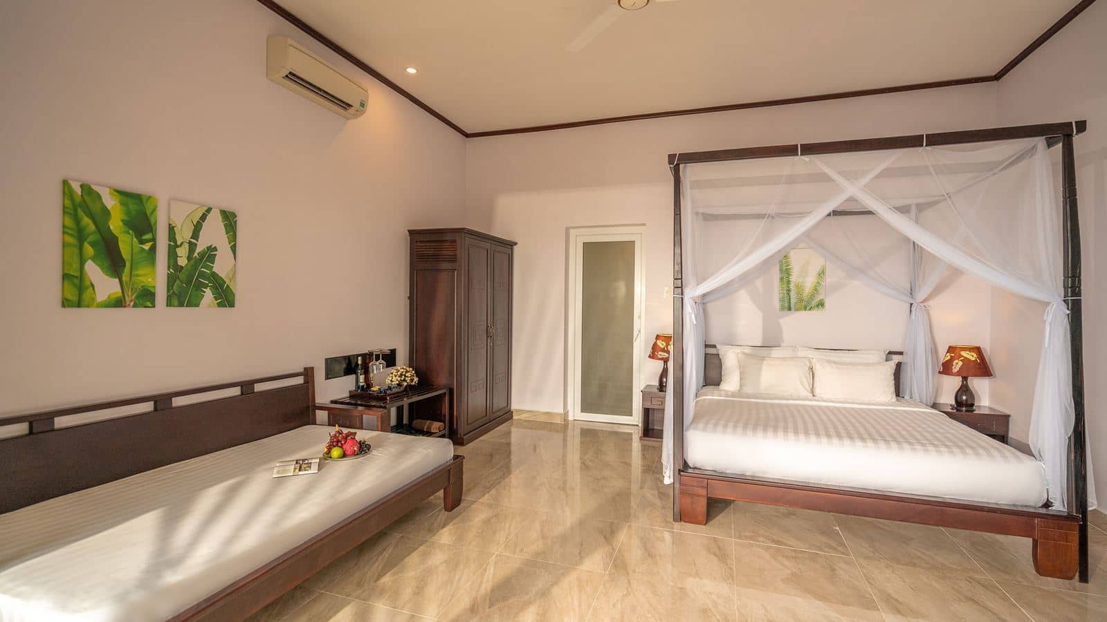 rooms-villa-beachfront